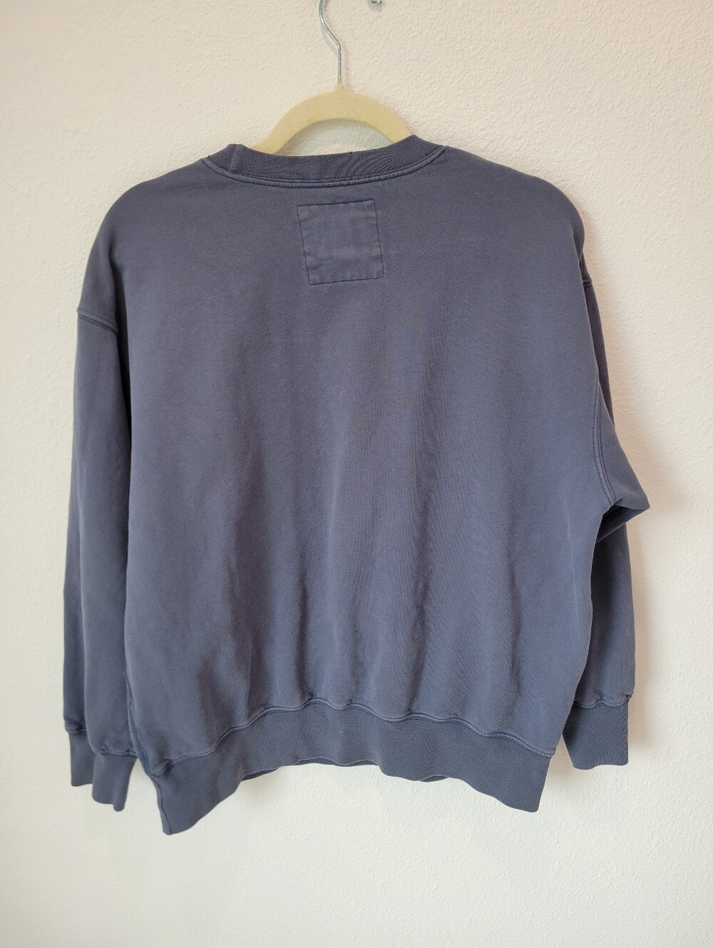 American Eagle Women’s XS Vintage Distressed Collegiate Sweatshirt Slate Blue‎ - Picture 6 of 6